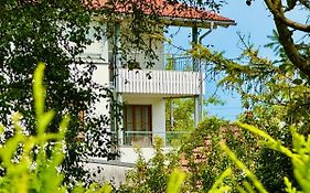 Zentrales City Apartment, Penzberg, 2 Schlafzimmer, Balkon, Parkplatz